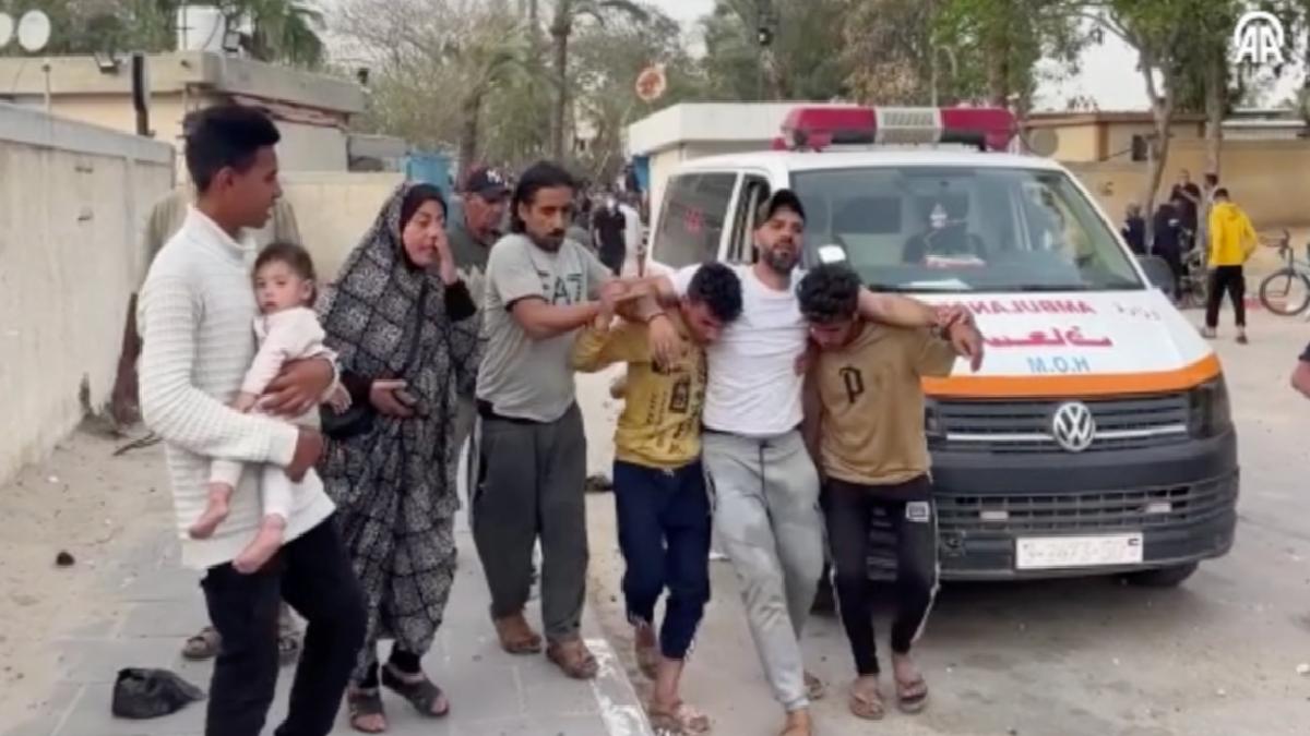 İsrail Gazze’de hastane bombaladı: 34 ölü