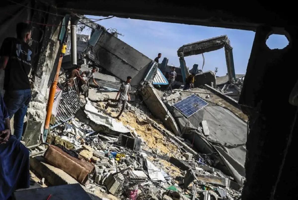 İsrail Hava Saldırısı Gazze’de Yardım Merkezi Enkazına Döndü