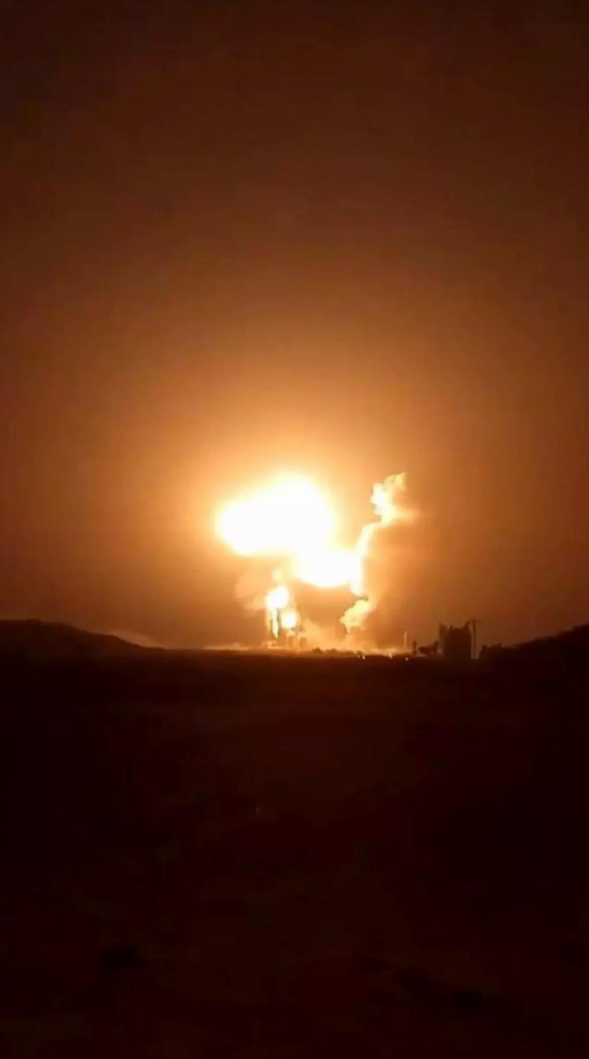 İsrail, Yemen’in Hudeyde’sine Hava Saldırı Düzenledi