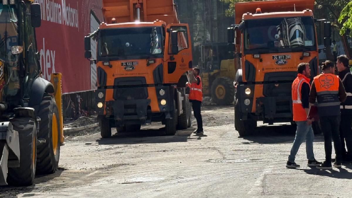 İstanbul’da çöken yolda onarım mesaisi sürüyor