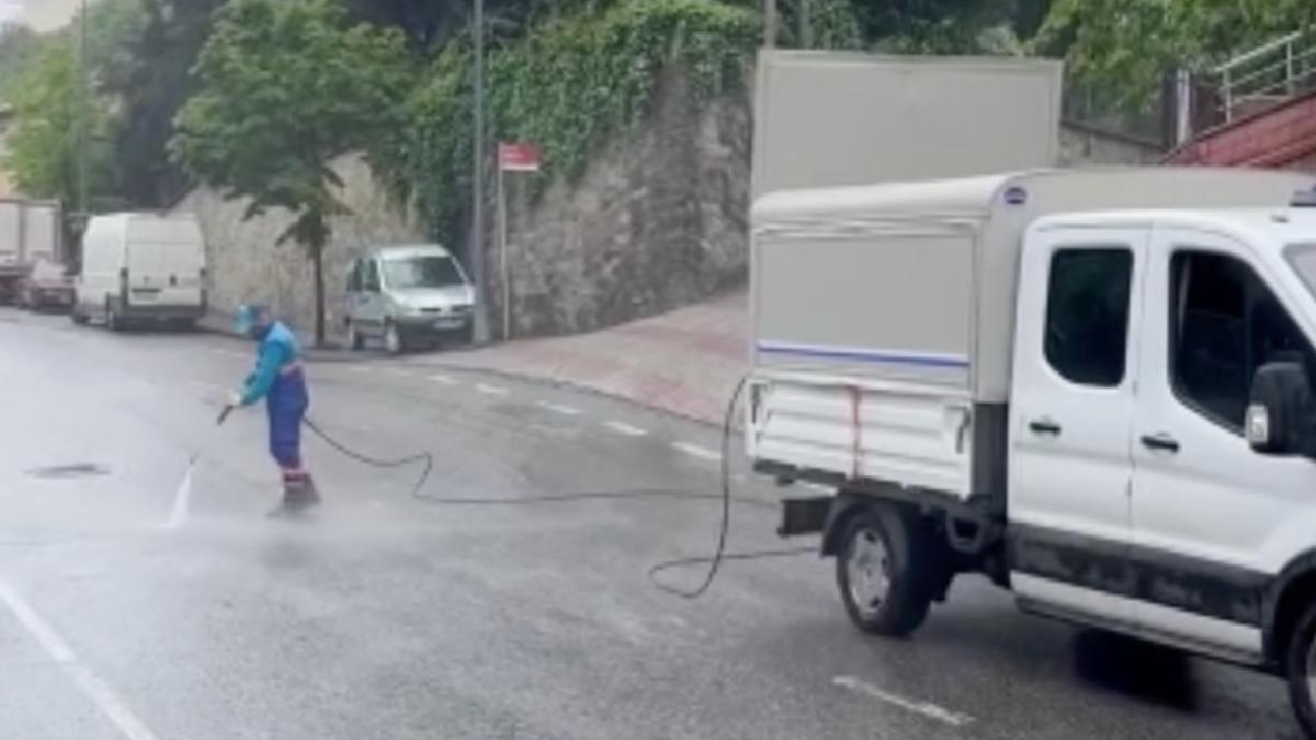 İstanbul’da İETT otobüsünden akan mazot nedeniyle çok sayıda araç kaza yaptı
