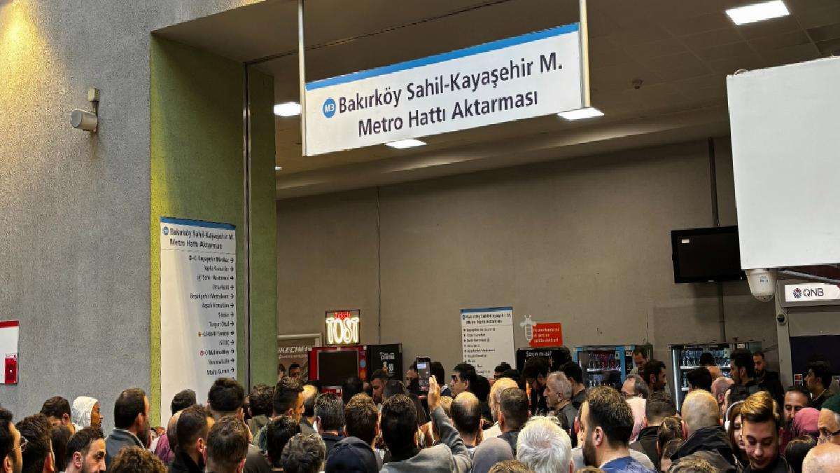 İstanbul’da metro arızası nedeniyle yoğunluk oluştu