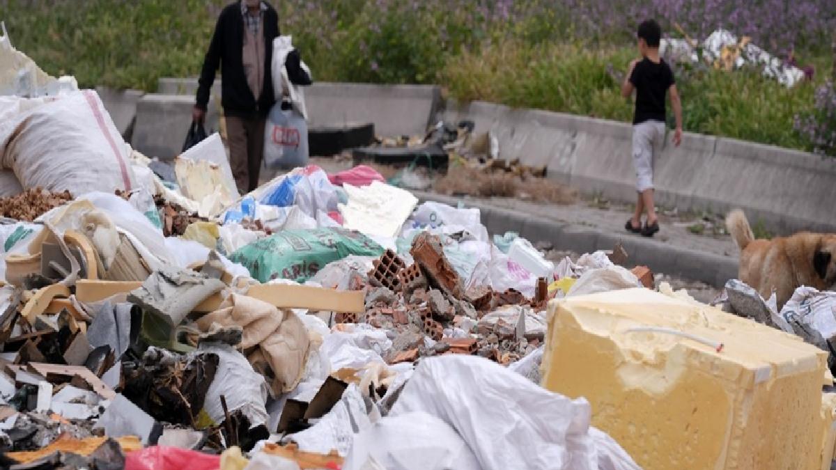 İzmir Buca’da atık ve çöp yığınları isyan ettirdi