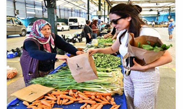 İzmir Büyükşehir Belediyesi 15 yıldır organik tarımla çiftçiyi ayakta tutuyor