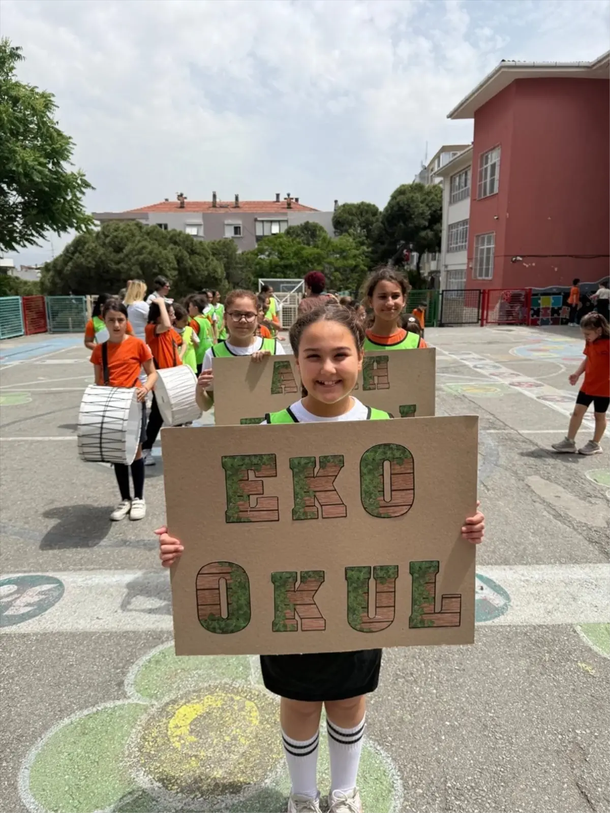 İzmir’de Öğrenciler Eko Projeyle Çevre Bilinci Aşılıyor