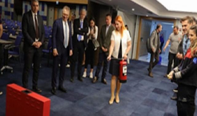 İzmir’de turizm işletmeleri afet güvenliği için toplandı