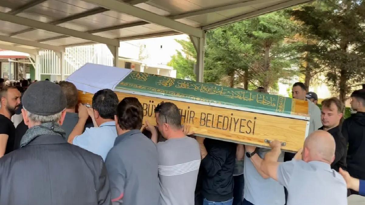 İzmit’te Boğulan Genç Toprağa Verildi