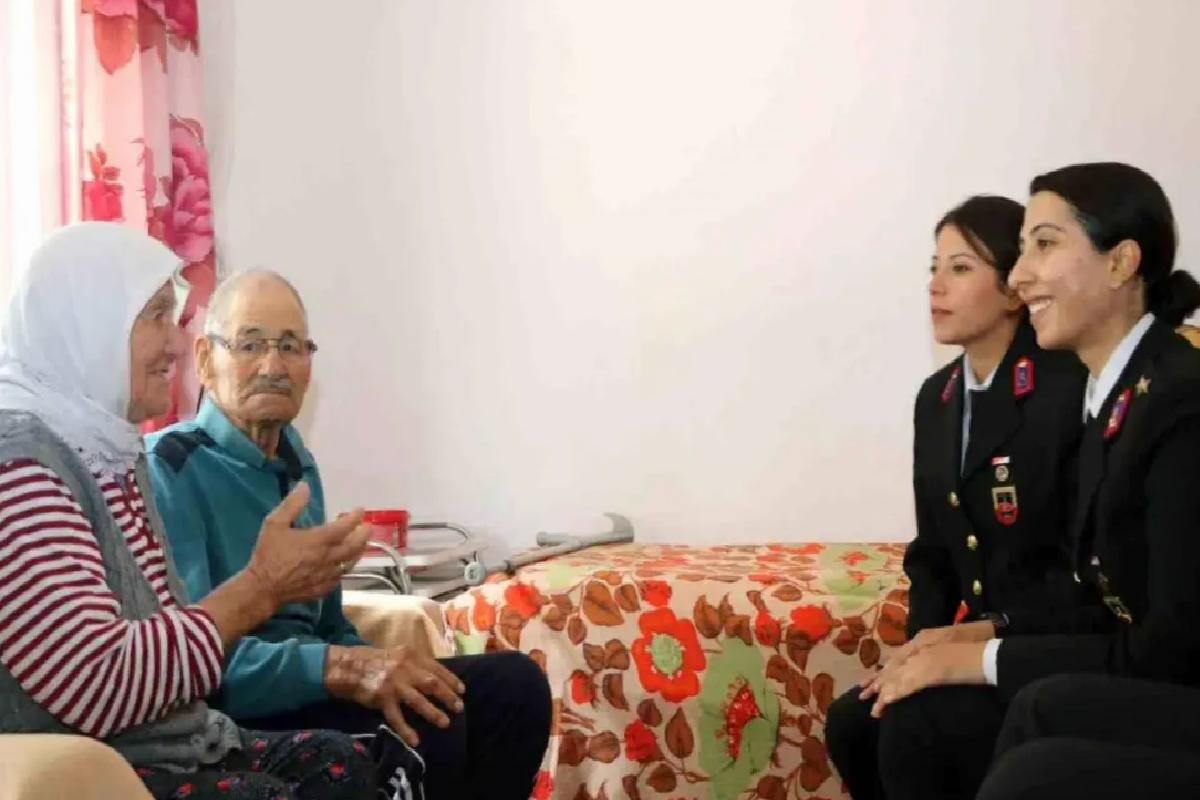 Jandarmadan Anlamlı Ziyaret
