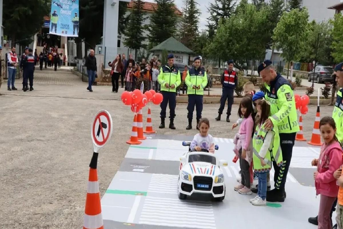 Jandarmadan Öğrencilere Güvenlik Eğitimi
