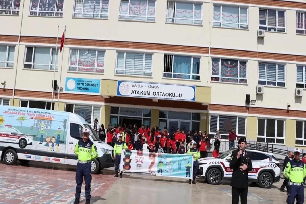 Jandarmadan Öğrencilere Trafik Eğitimi