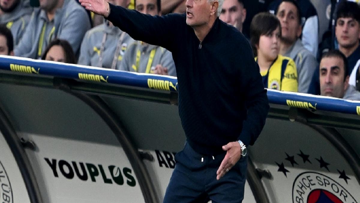 Jose Mourinho: 12 puan alsak da 0 alsak da ikinci bitireceğiz