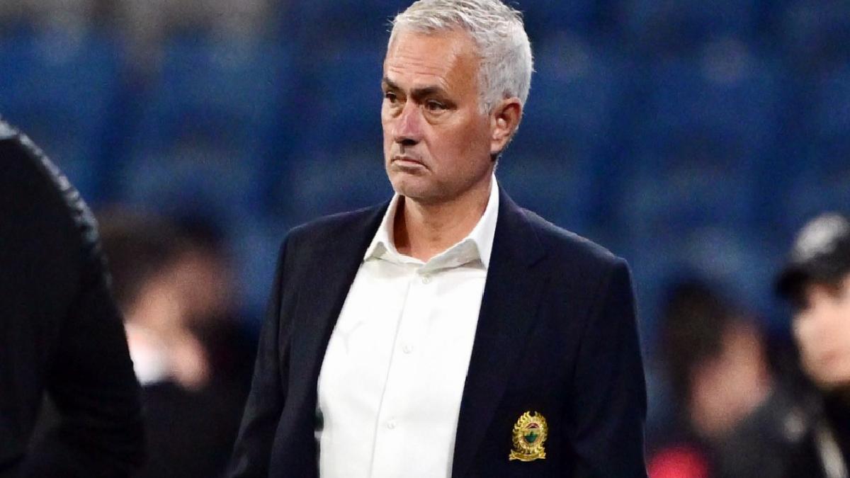 Jose Mourinho, ilk 11’i bir kez daha değiştirdi
