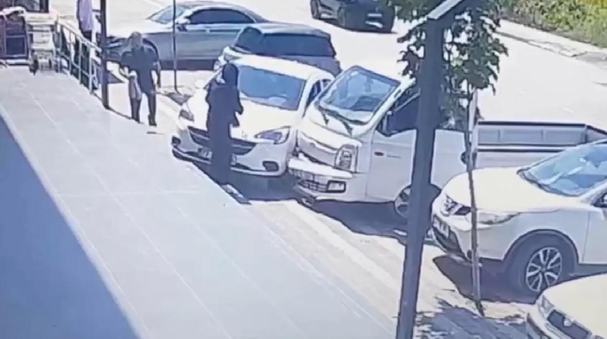 Kadıköy’de Kaza: Genç Kız Otomobilin Altında Kaldı
