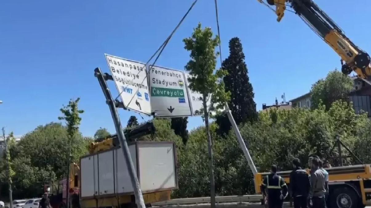 Kadıköy’de Vinç Kazası: Yol Kapatıldı