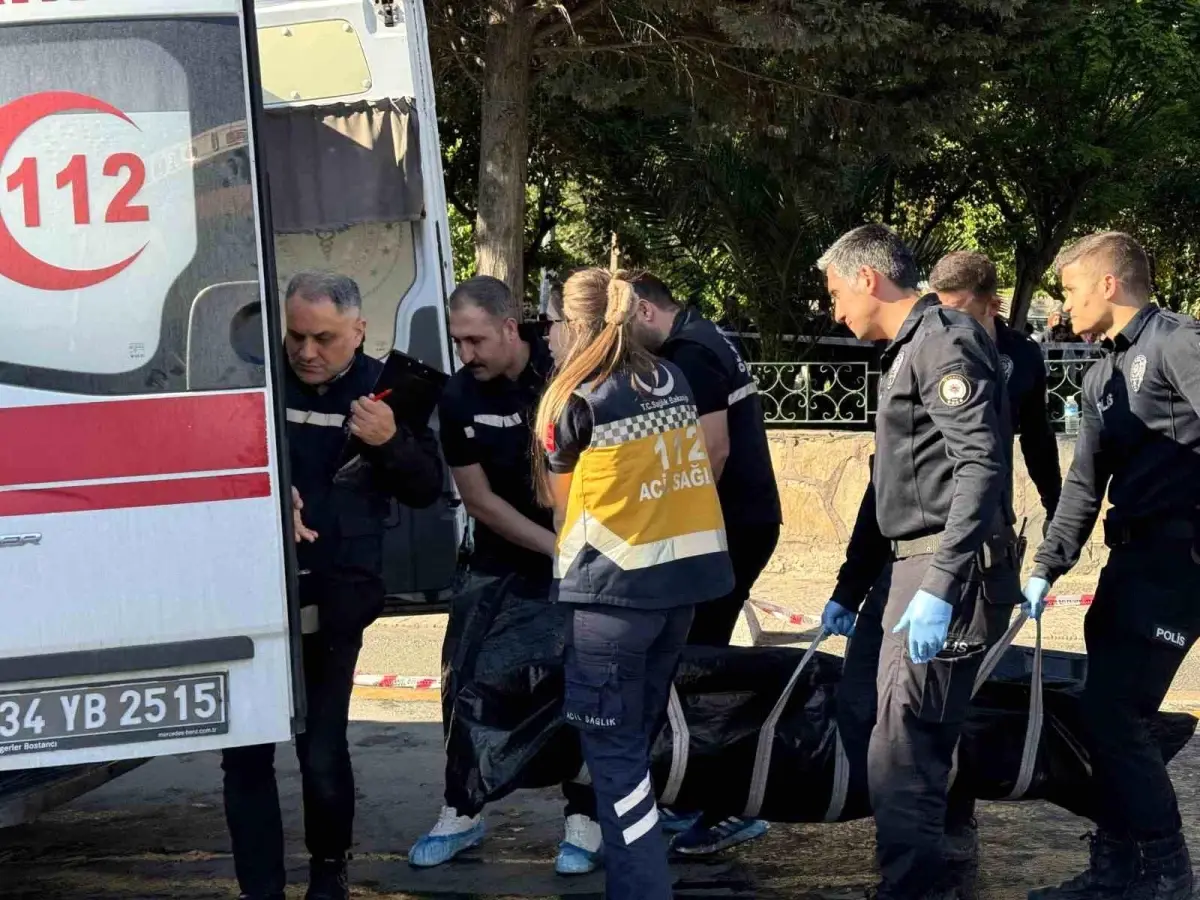 Kağıthane’de Minibüs Yayalara Daldı: 1 Ölü, 4 Yaralı