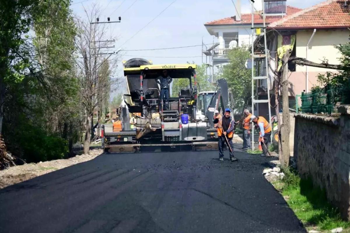 Kahramankazan’da Asfalt Seferberliği Devam Ediyor