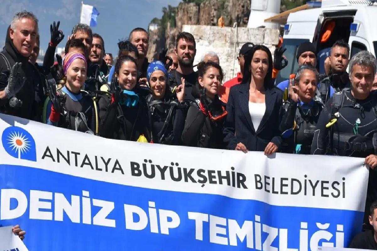 Kaleiçi’nde Deniz Dibi Temizliği