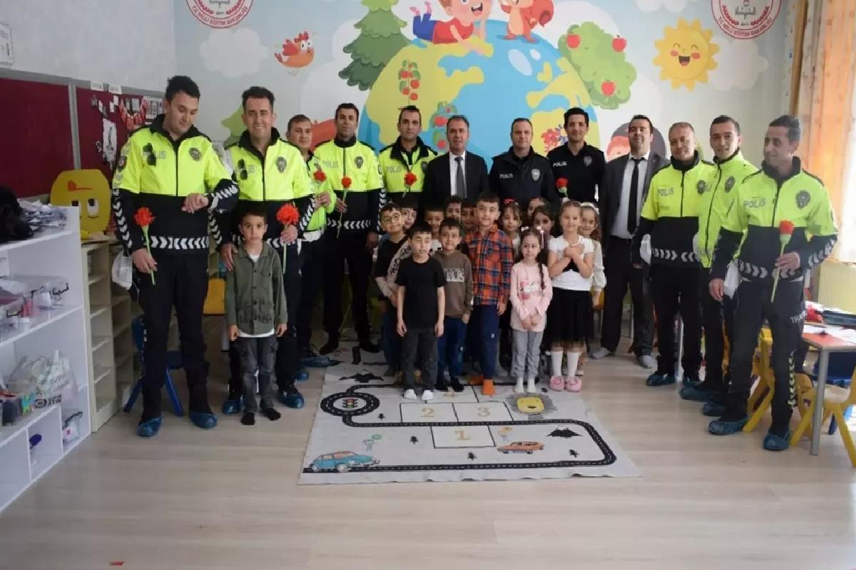Kangal’da Trafik Haftası Etkinliği