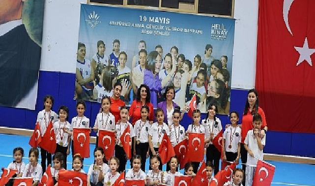 Karabağlar Belediyesi Spor Okulu Öğrencileri, 19 Mayıs Spor Şenliği’nde Buluştu