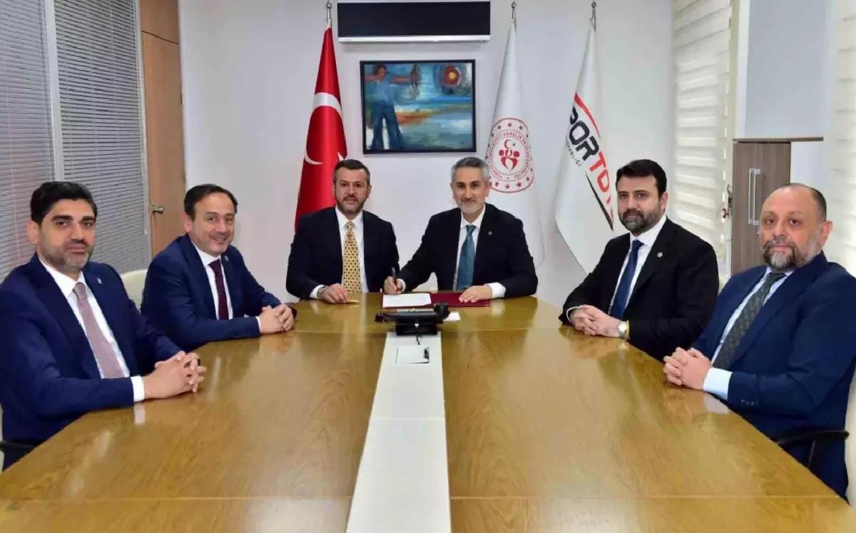 Karabük’ün 28 mahallede spor alanları yenileniyor