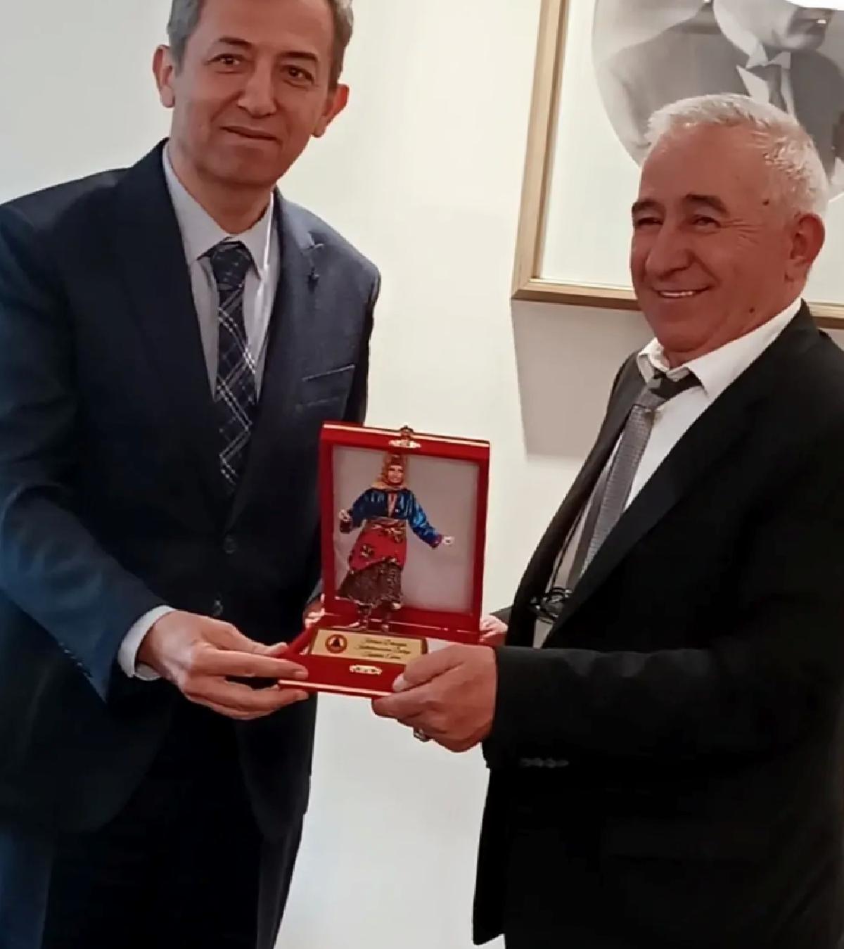 Karaşarlılar Derneği’nden Ali Arif Özzeybek’e Ziyaret