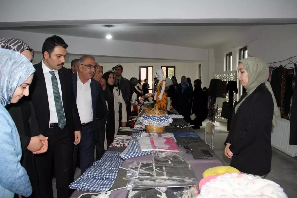 Karlıova’da El Emeği Sergisi