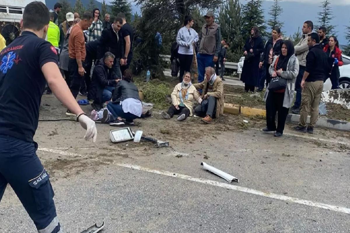 Karşı şeride geçip yan yattı! Isparta’da can pazarı: 15 kişi yaralandı