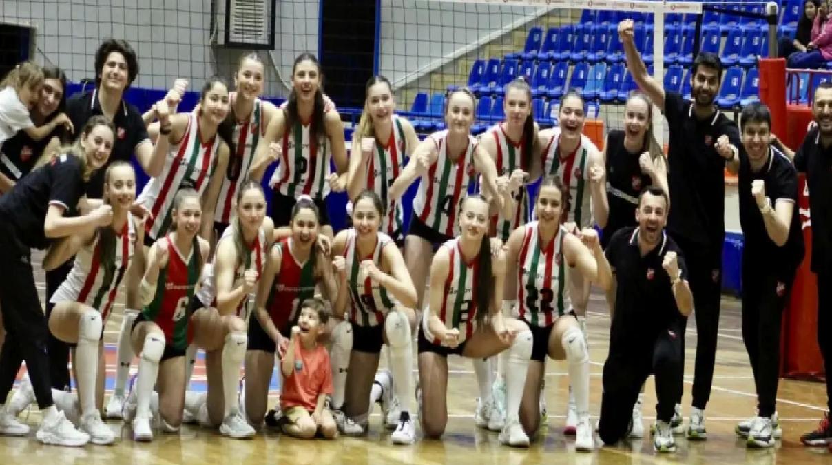 Karşıyaka, Voleybol Şampiyonası’nda Üçüncü Oldu