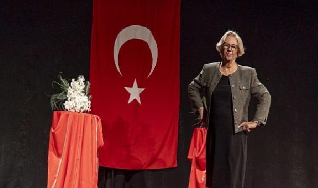 Karşıyaka’nın çınarlarından renkli defile