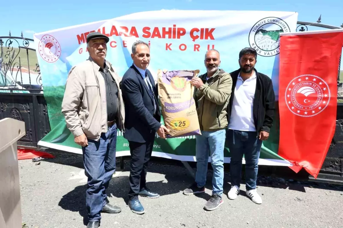 Kars’ta 60 Ton Korunga Tohumu Dağıtıldı