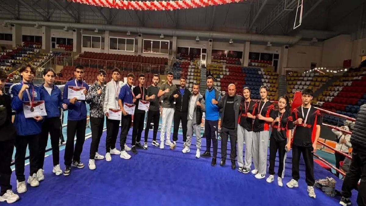Kayseri Muaythai Sporcuları Şampiyonada Başarı Elde Etti