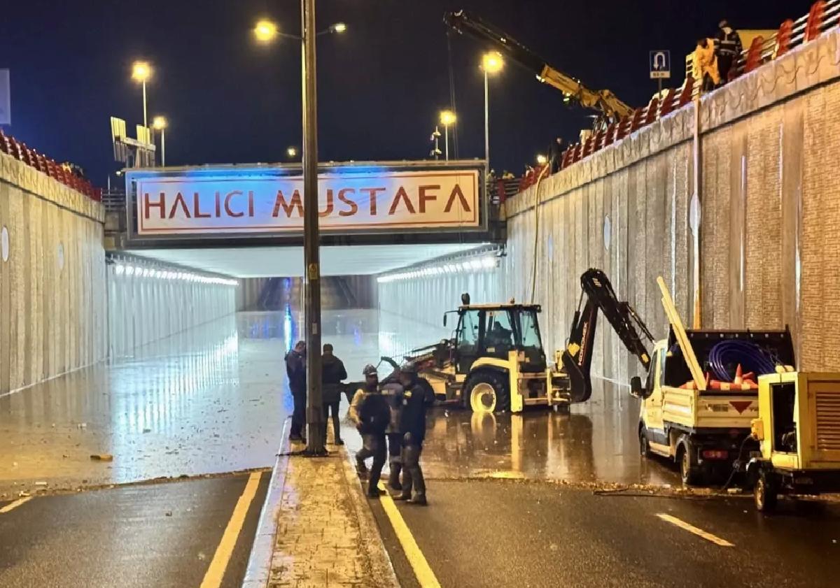 Kayseri’de Sağanak: Araçlar Mahsur Kaldı