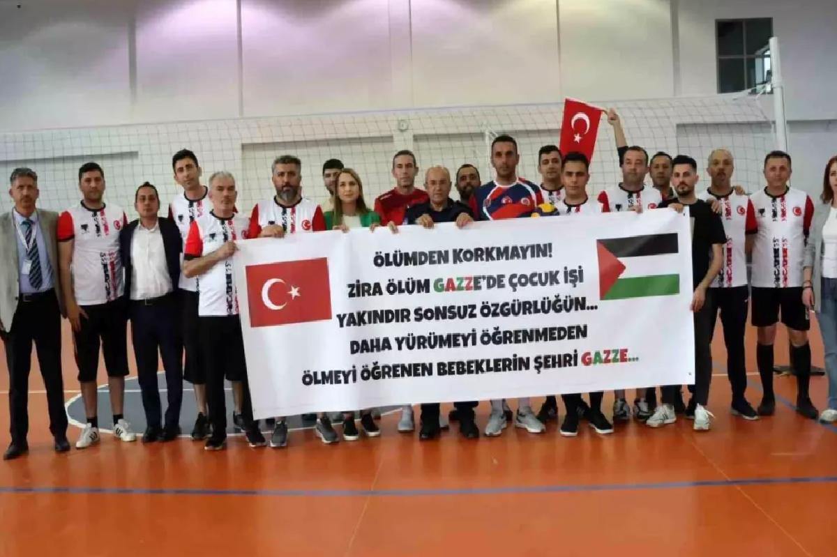 Kayseri’de Voleybol Turnuvasında Filistinli Çocuklara Destek