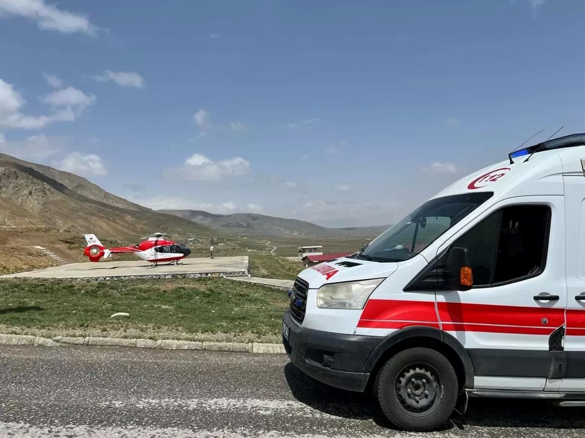 Kaza Sonrası Kafa Travması Olan Hasta Helikopterle Sevk Edildi