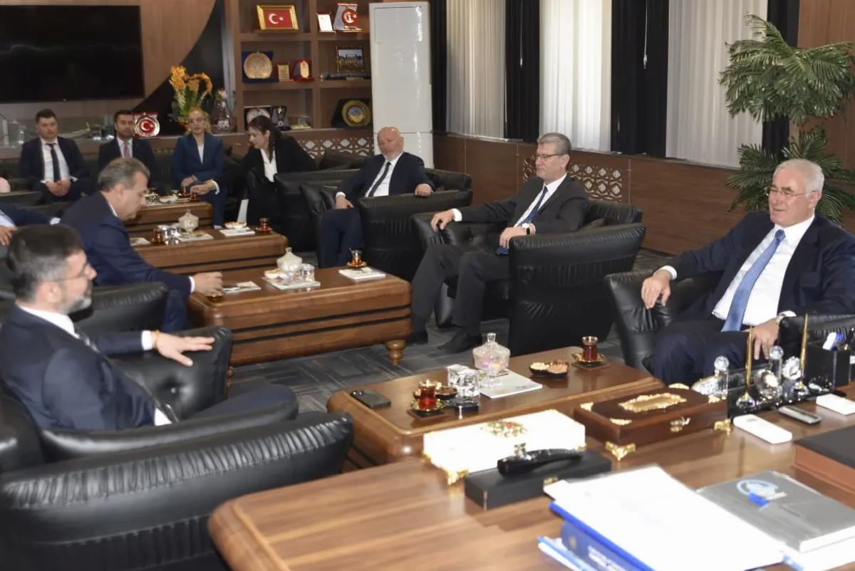 KDK, Halkın Avukatlığını Yapıyor