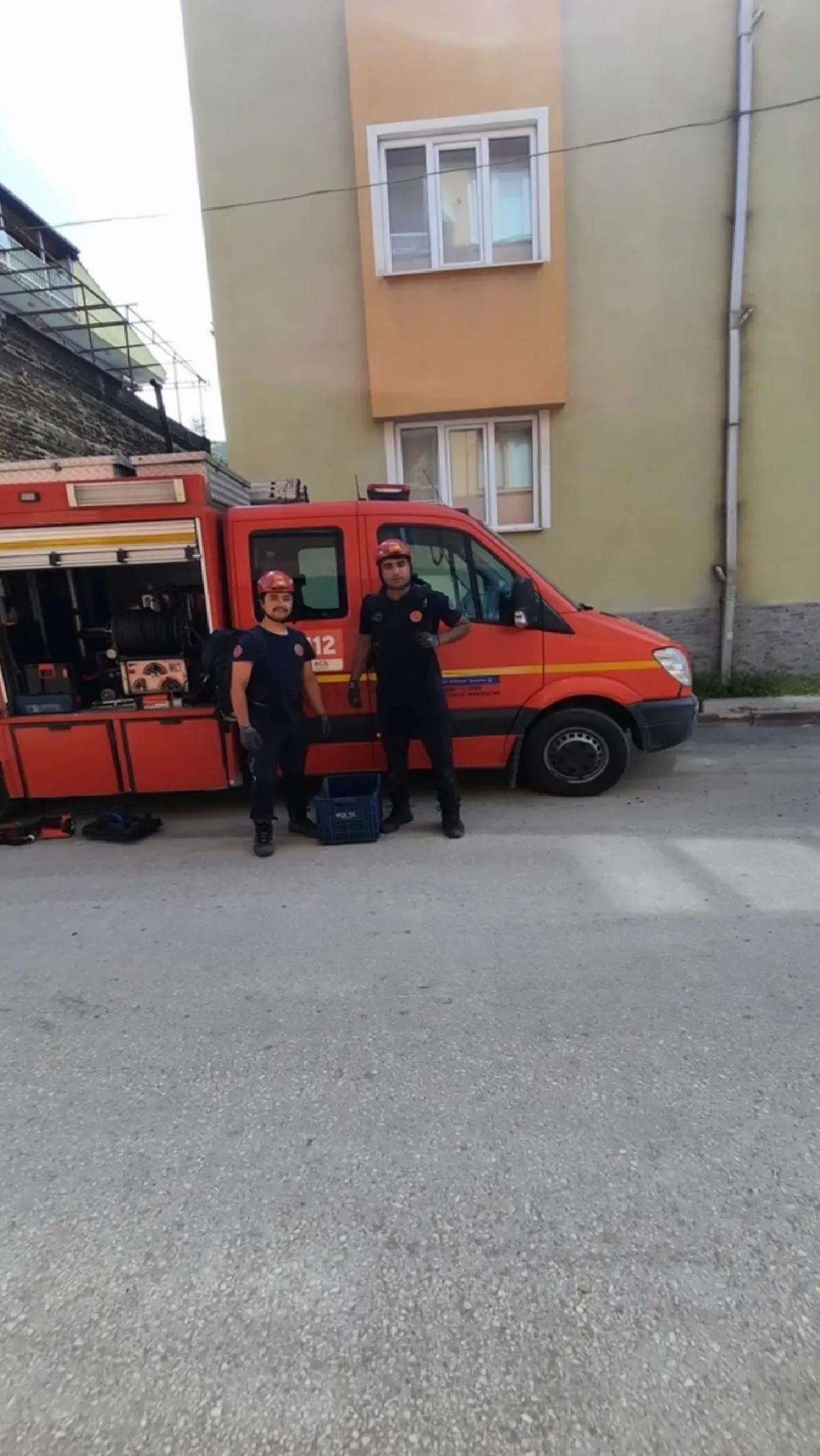 Kedi Yavruları İtfaiye ile Kurtarıldı