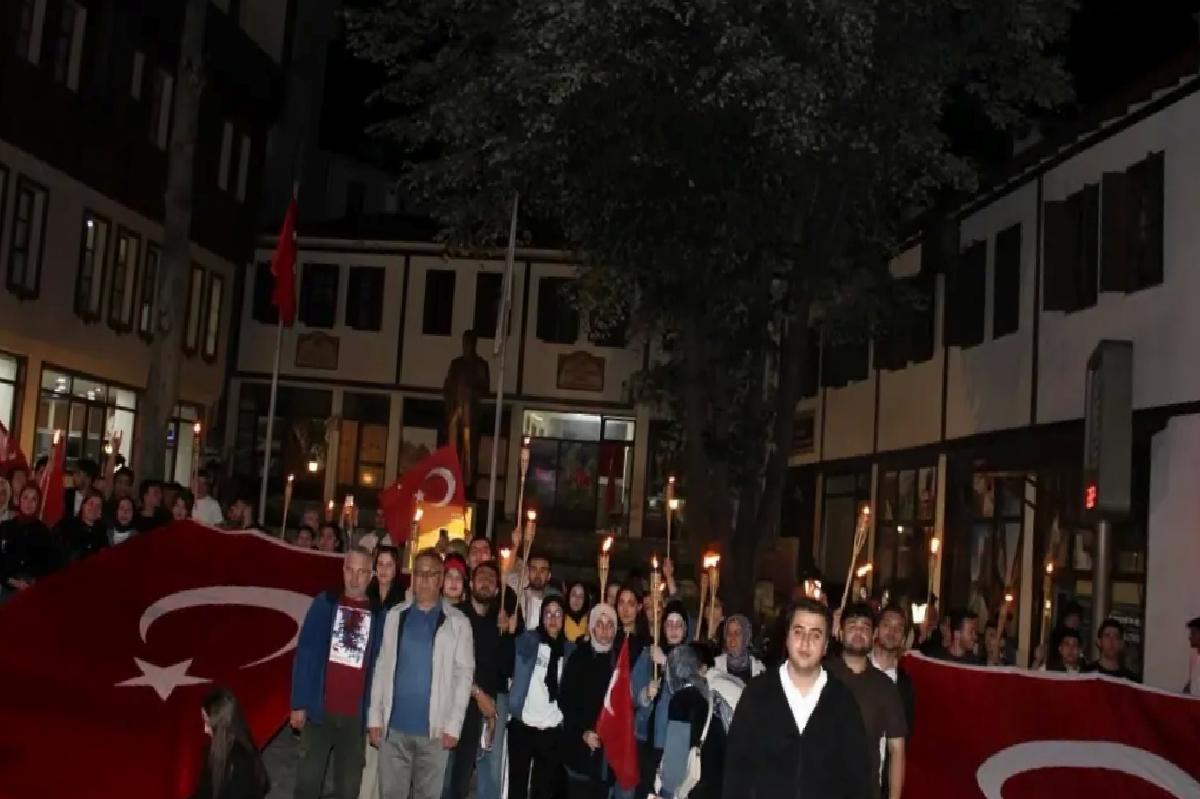 Kemaliye’de Fener Alayı ve Gençlik Yürüyüşü