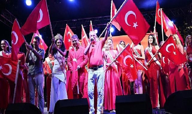 Kemer’de 19 Mayıs coşkusu İkilem Kemer’de konser verdi