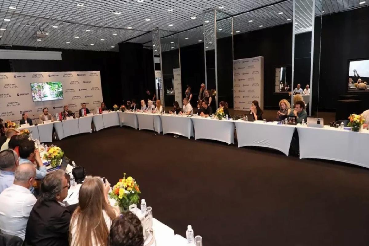 Kentsel dönüşüm projesi Sur Yapı Antalya’da 7 bin 500 konut hak sahiplerine teslim edildi