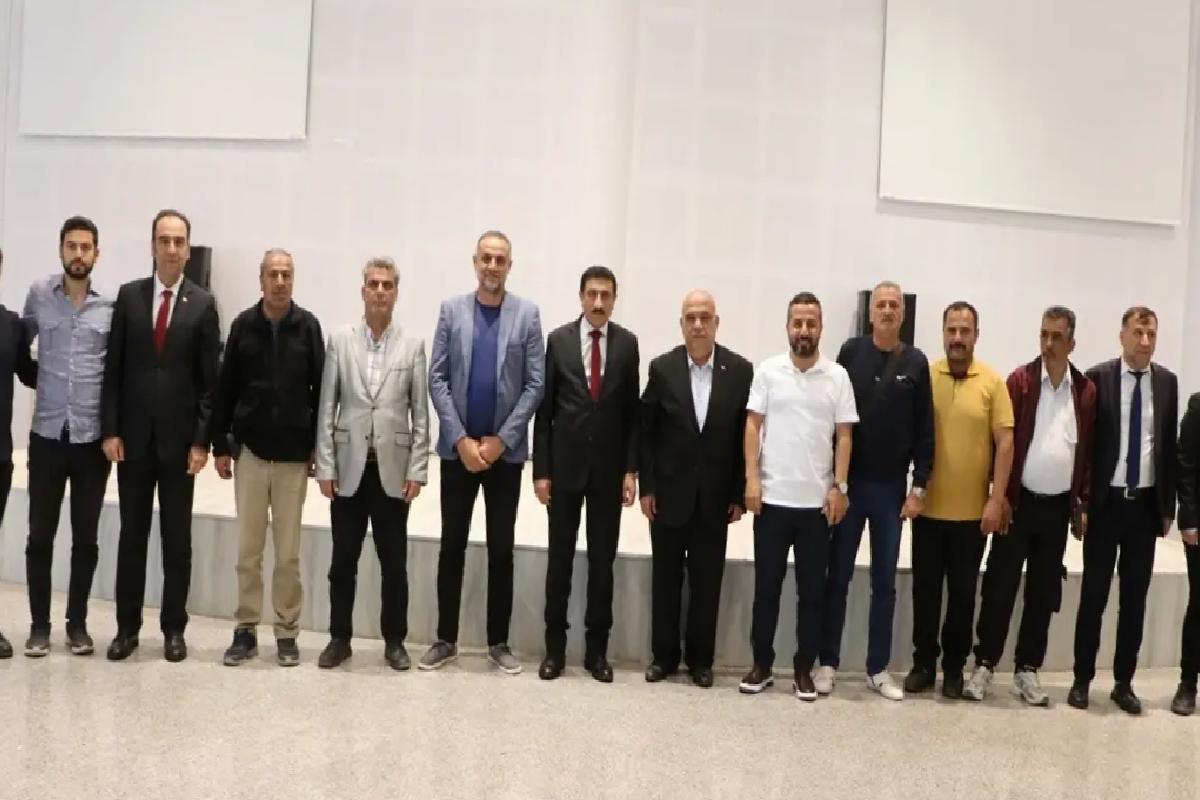Kilis 7 Aralık Üniversitesi Rektörü Akman, basın mensuplarıyla bir araya geldi
