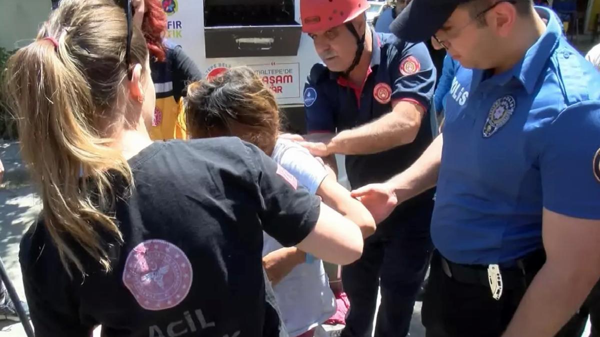 Kıyafet Kumbarasında Mahsur Kalan Çocuk Kurtarıldı
