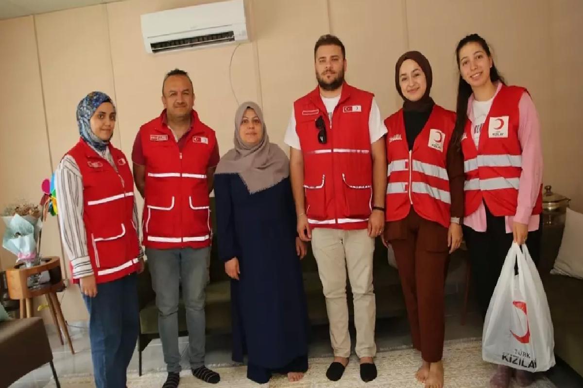 Kızılay’dan Anneler Günü Ziyareti