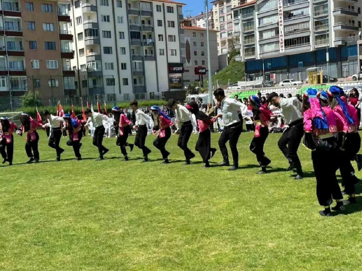 Kızılcahamam’da 19 Mayıs Coşkuyla Kutlandı