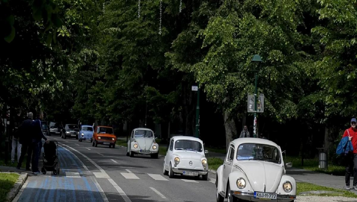 Klasik Otomobil Tutkunları Saraybosna’da Buluştu