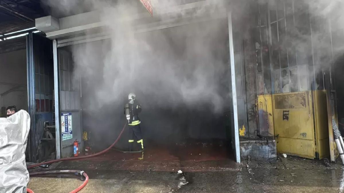 Kocaeli’de Oto Kilit Dükkanı Yangını