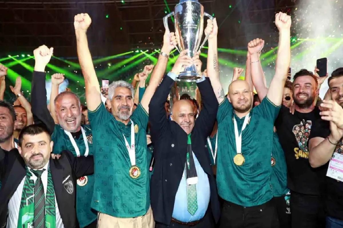 Kocaelispor Süper Lig’e Yükseldi