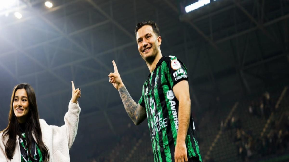Kocaelispor’da Oğulcan Çağlayan, yenilgiler için taraftardan özür diledi