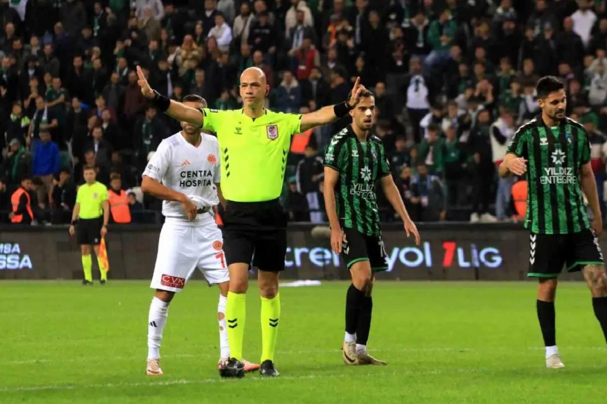 Kocaelispor’un Kart Rekoru