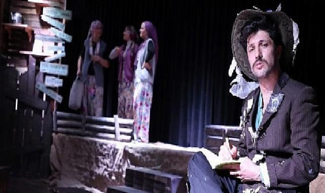 ‘Komşu Köyün Delisi’ Tiyatro Gösterisinin Galası Yapıldı