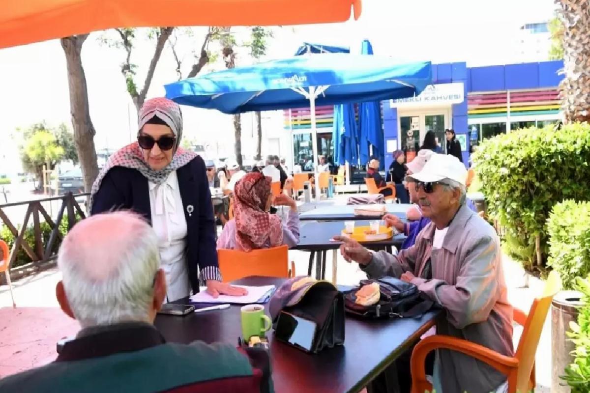 Konyaaltı Belediyesi’nden Emeklilere Özel ‘Emekli Kart’ Projesi